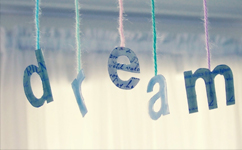 “勇敢”堅定夢想，不忘初心繼續(xù)前行——12月演講主題1